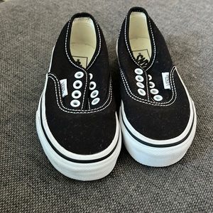 NWOT kids size 11 black vans